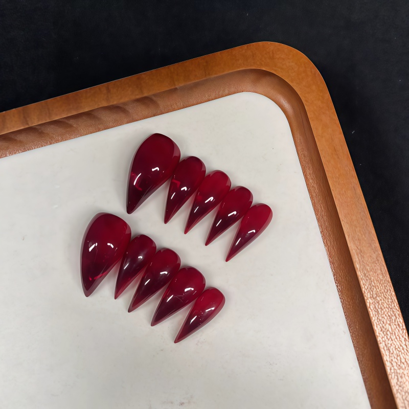 أظافر صناعية طويلة بتصميم ستيل - مراجعة Nail Art Gothic وسعره